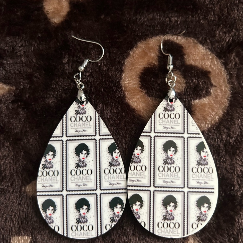 🌺 Fashion fun  Earrings 🌺 - Picture 2 of 2